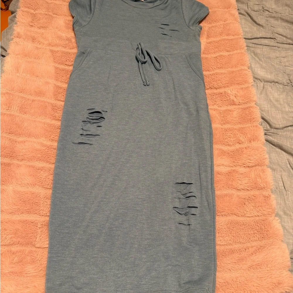Fashion Nova T-Shirt and Skirt Set - Picture 8 of 8